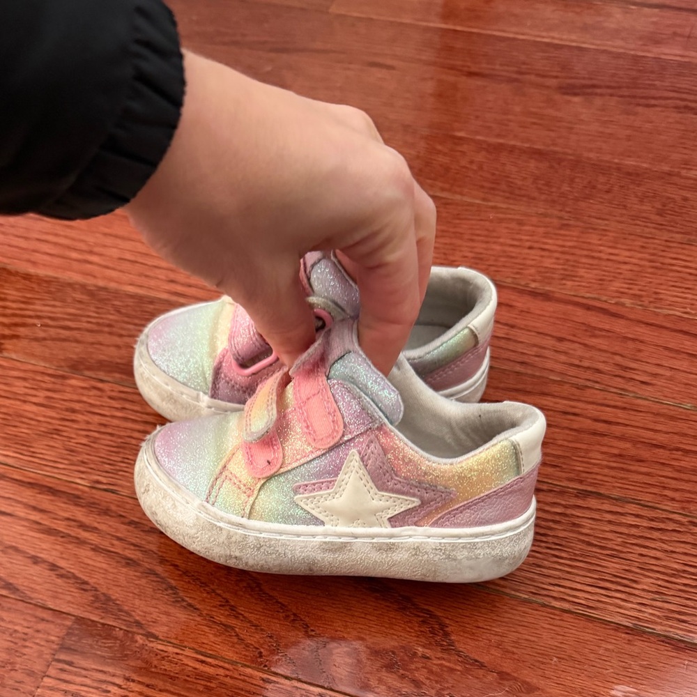 Toddler Girl Rainbow Sneakers size 5 EUC